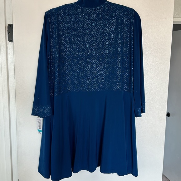 R&M Richard’s 2 piece mother of the bride/groom size 16 in color peacock - Picture 14 of 15